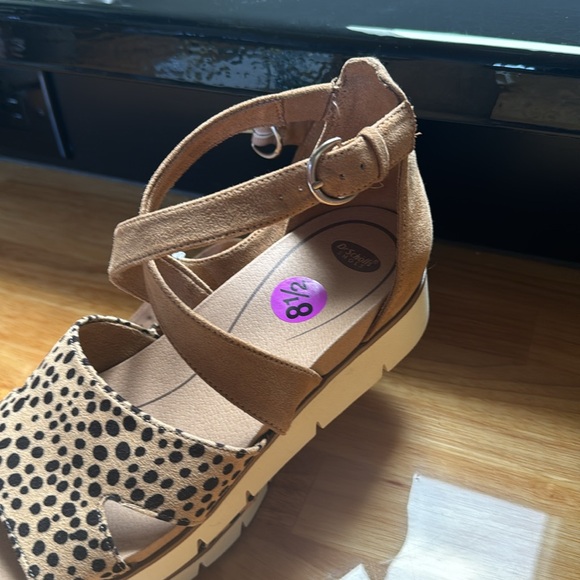 NWT Dr scholl’s 8.5 - Picture 2 of 3